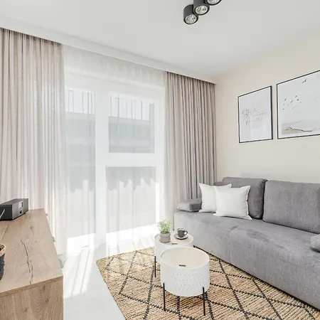 Apartment Gustowny Z Parkingiem I Balkonem W Kolobrzegu By Renters *