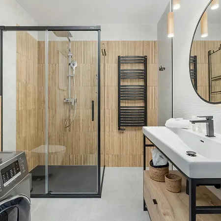 Gustowny Z Parkingiem I Balkonem W Kolobrzegu By Renters Apartment